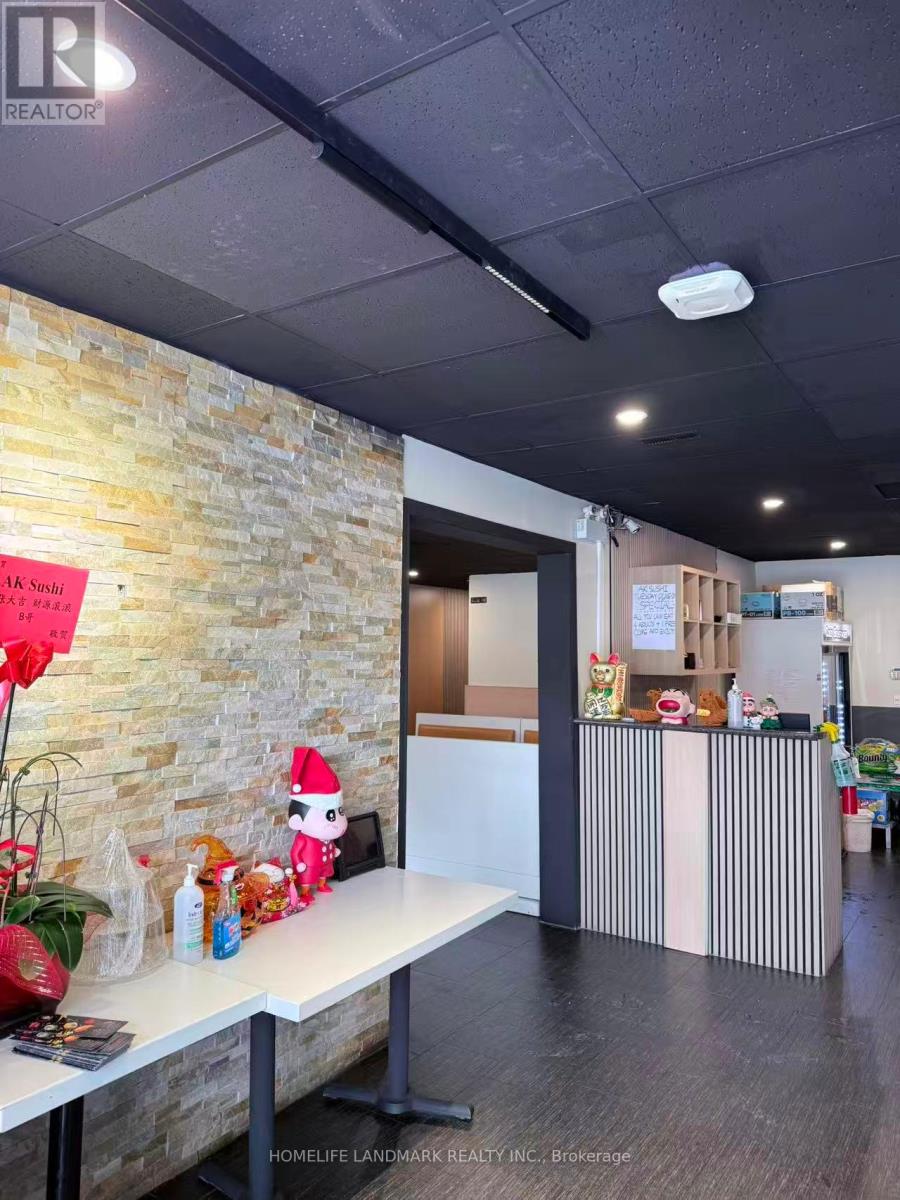 43 Main Street E, Grimsby, Ontario  L3M 1M7 - Photo 3 - X12812518