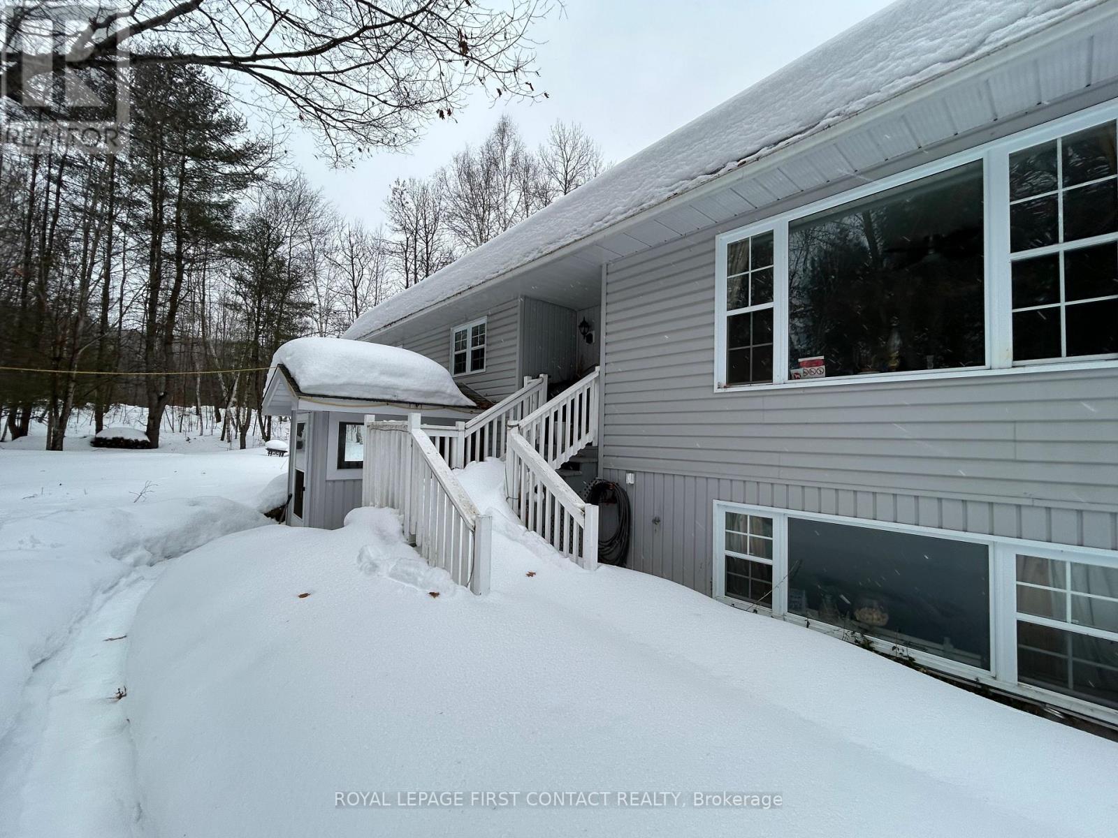 1041 Welch Road, Minden Hills, Ontario  K0M 2K0 - Photo 4 - X12812604