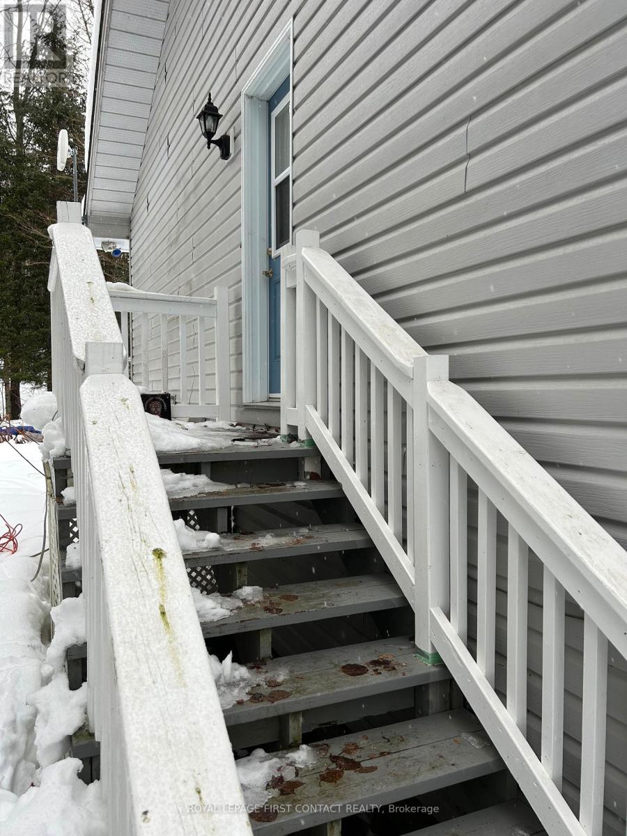 1041 Welch Road, Minden Hills, Ontario  K0M 2K0 - Photo 6 - X12812604