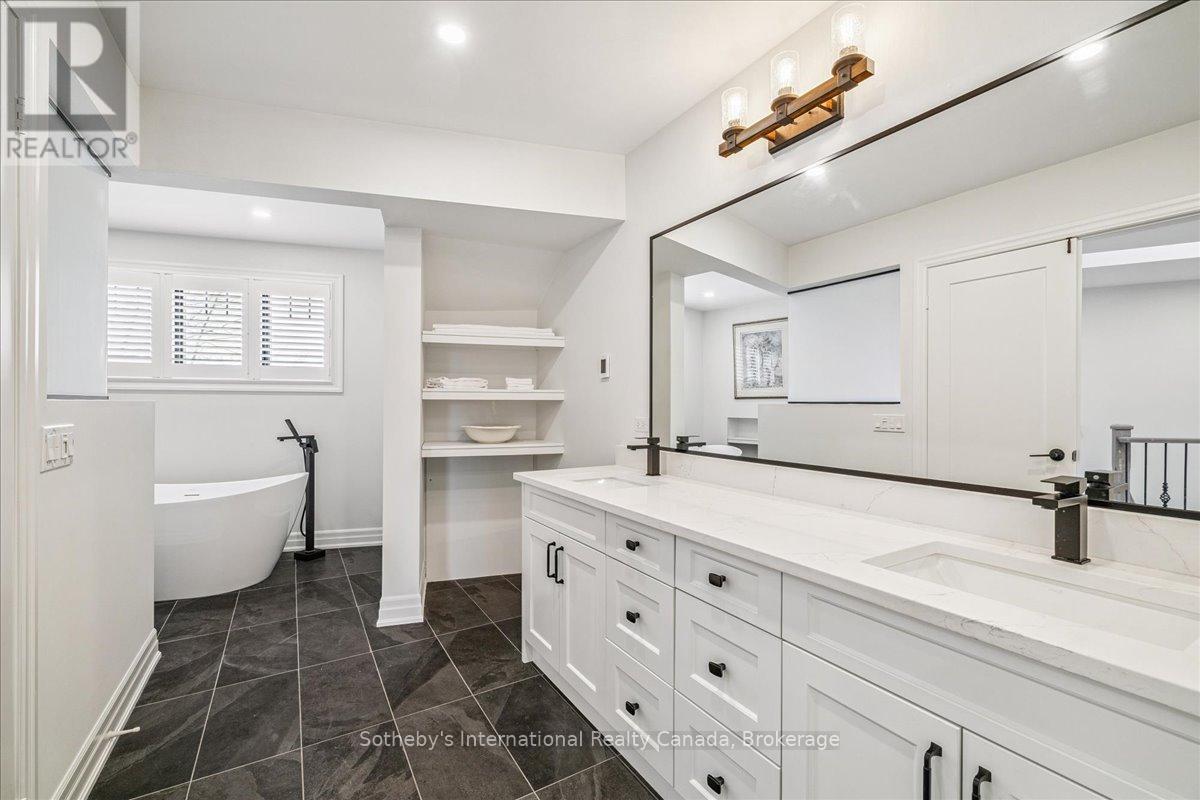 10 Southwind Terrace, Oakville, Ontario  L6L 6K5 - Photo 28 - W12812190