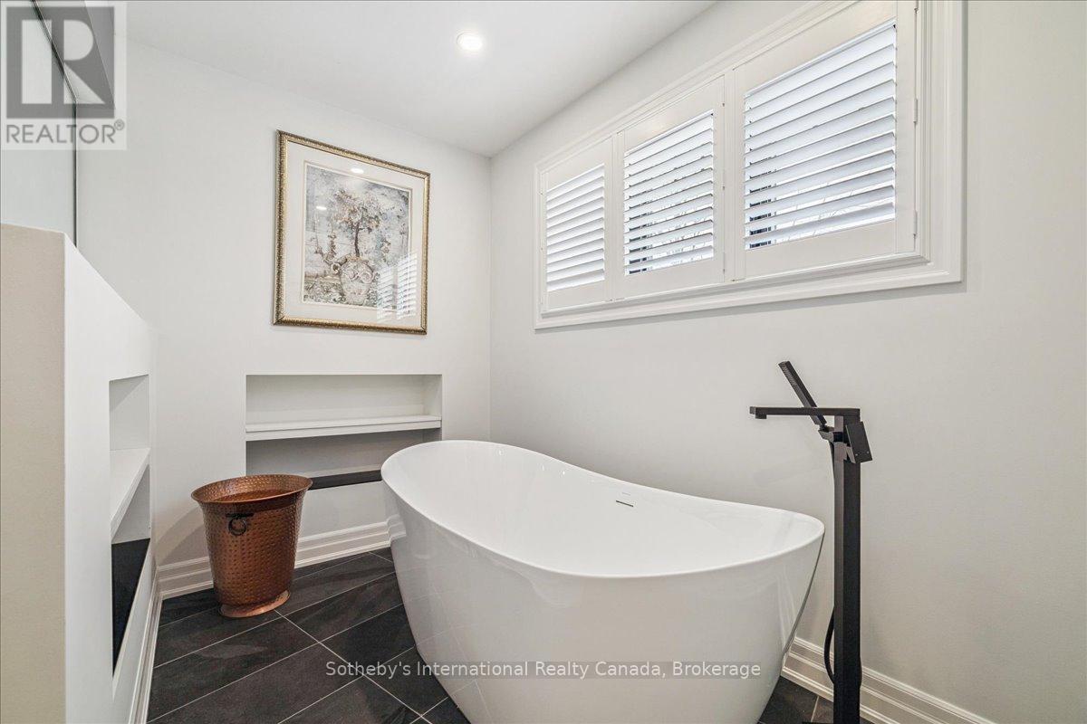 10 Southwind Terrace, Oakville, Ontario  L6L 6K5 - Photo 29 - W12812190