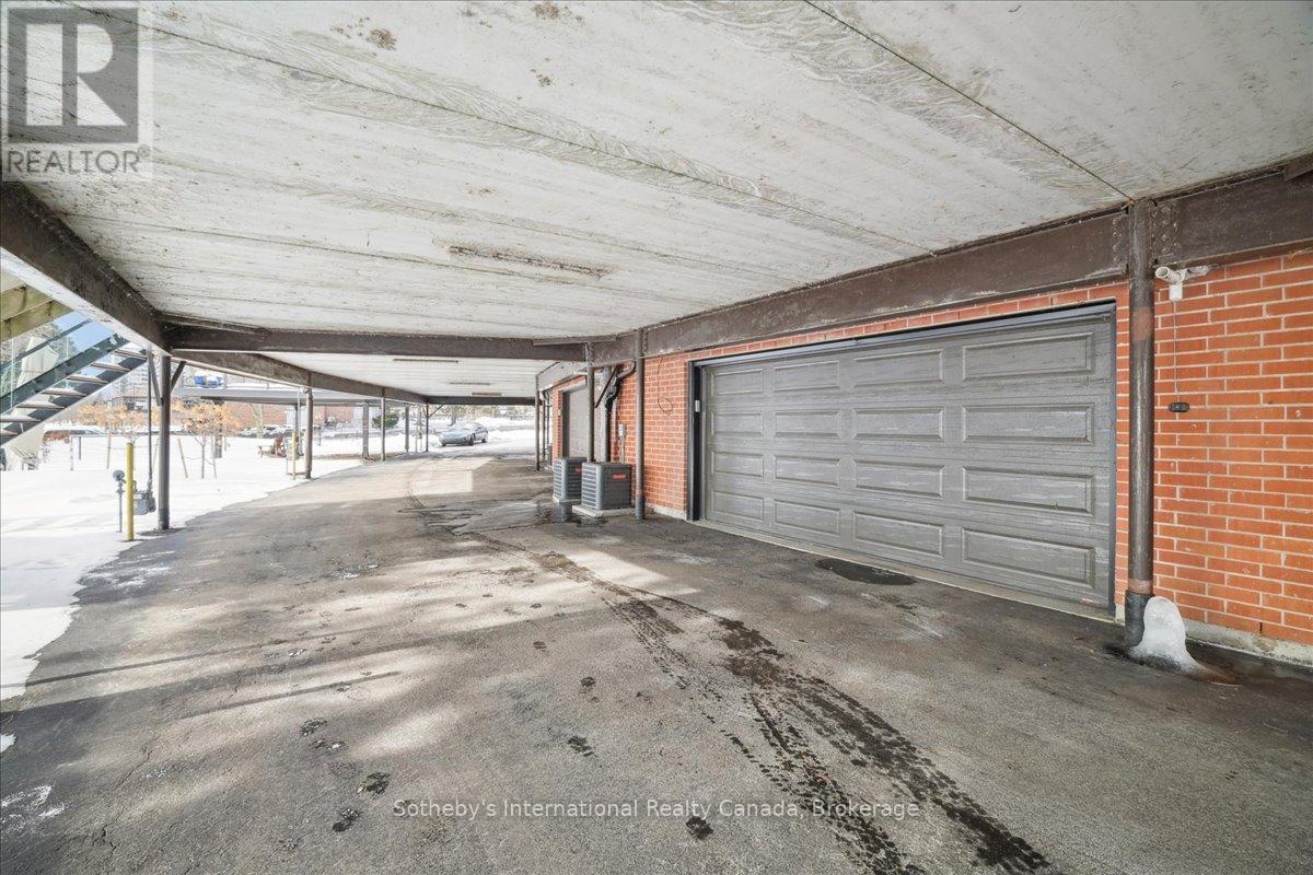 10 Southwind Terrace, Oakville, Ontario  L6L 6K5 - Photo 37 - W12812190