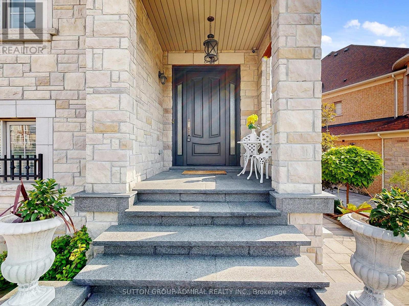 109 Farrell Road, Vaughan, Ontario L6A 4W7 - Photo 2 - N12805746