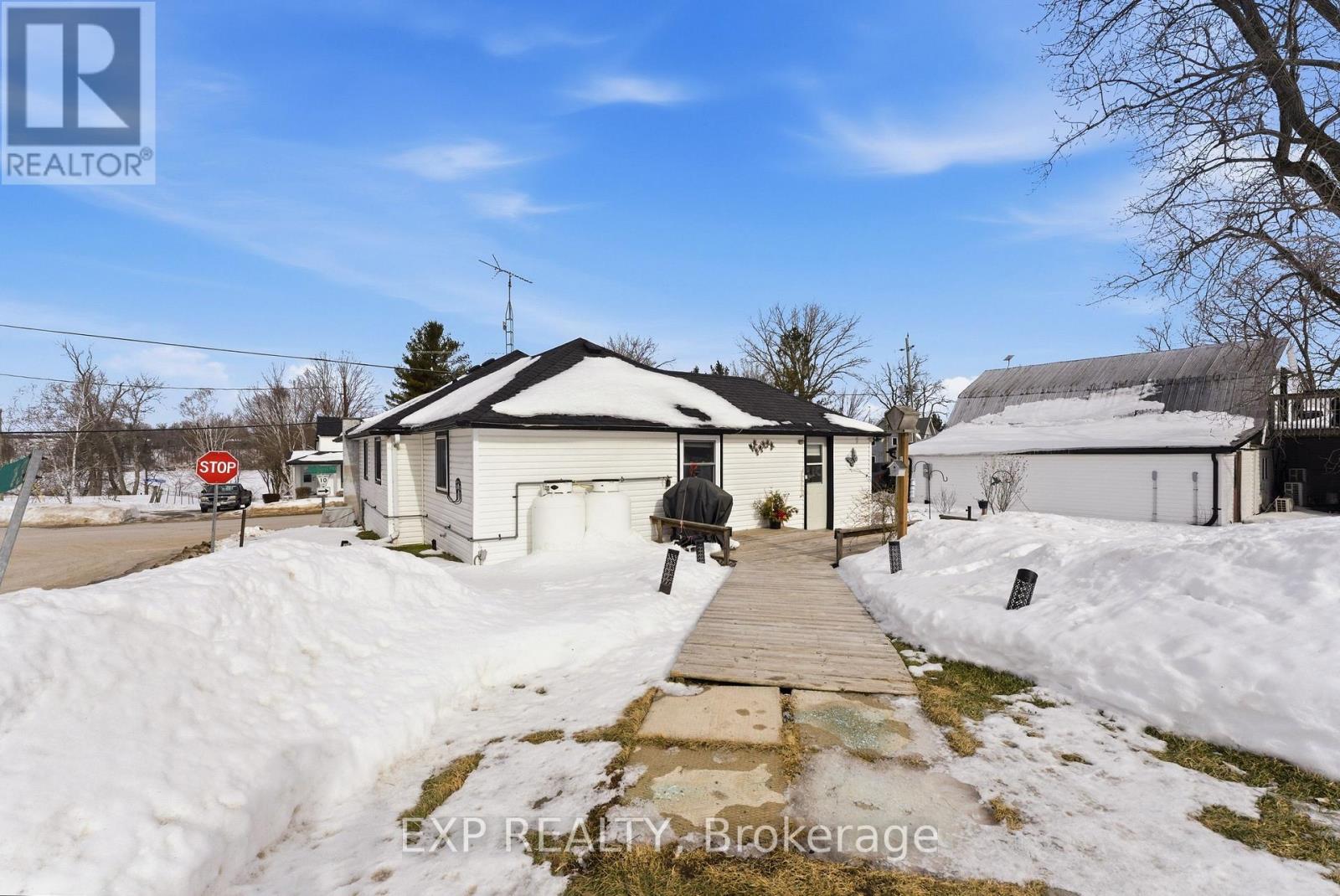 13 St Philip Street, Prince Edward County (South Marysburg Ward), Ontario  K0K 2P0 - Photo 4 - X12812710