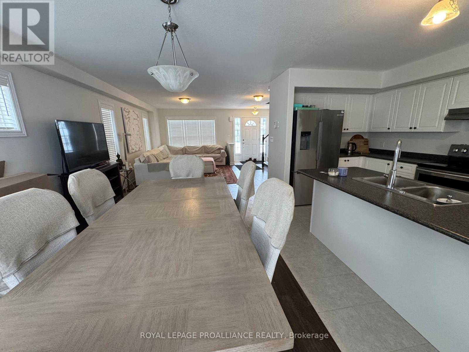 929 Broadway Boulevard, Peterborough, Ontario  K9H 0J2 - Photo 4 - X12812720