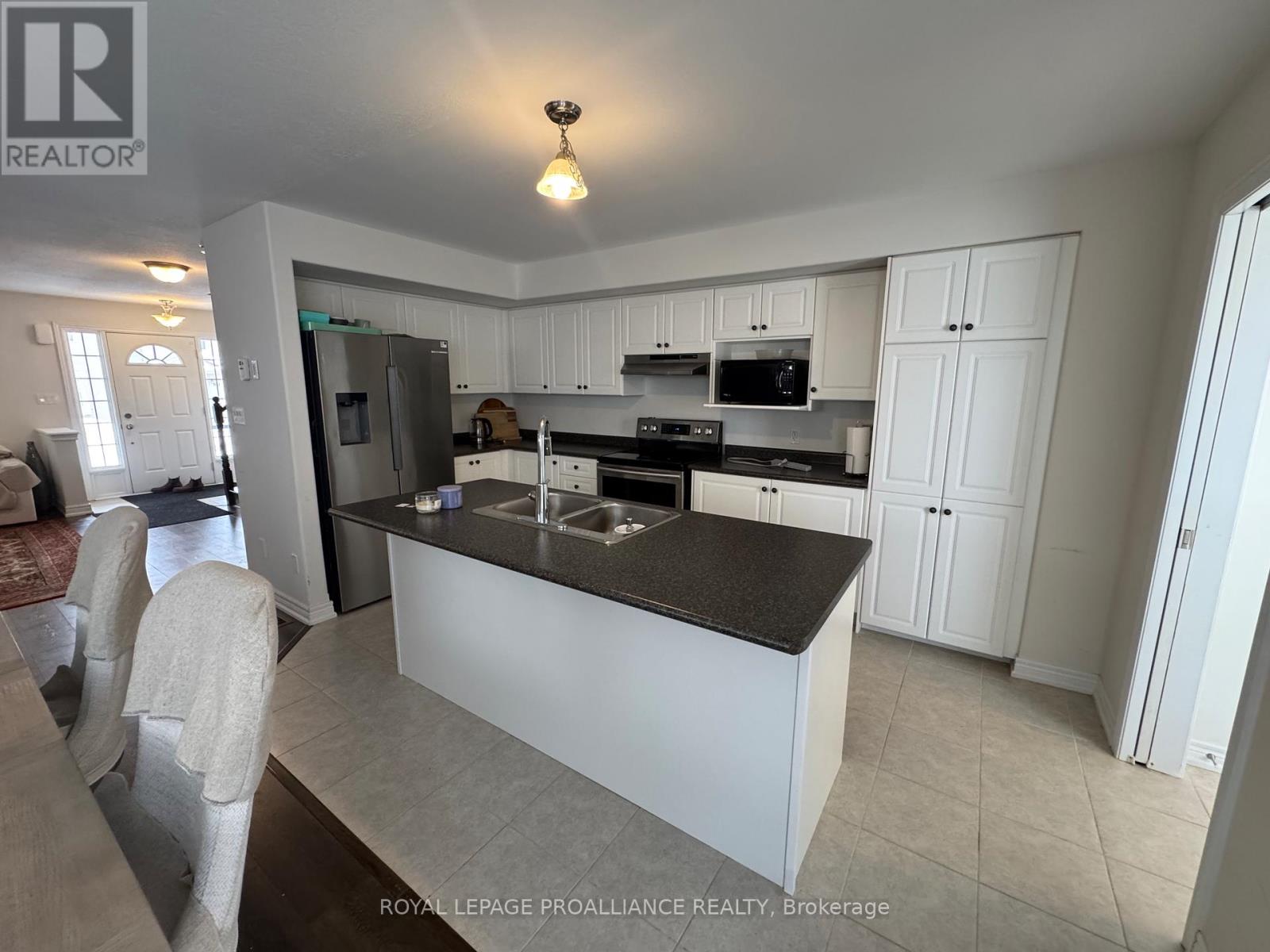 929 Broadway Boulevard, Peterborough, Ontario  K9H 0J2 - Photo 5 - X12812720