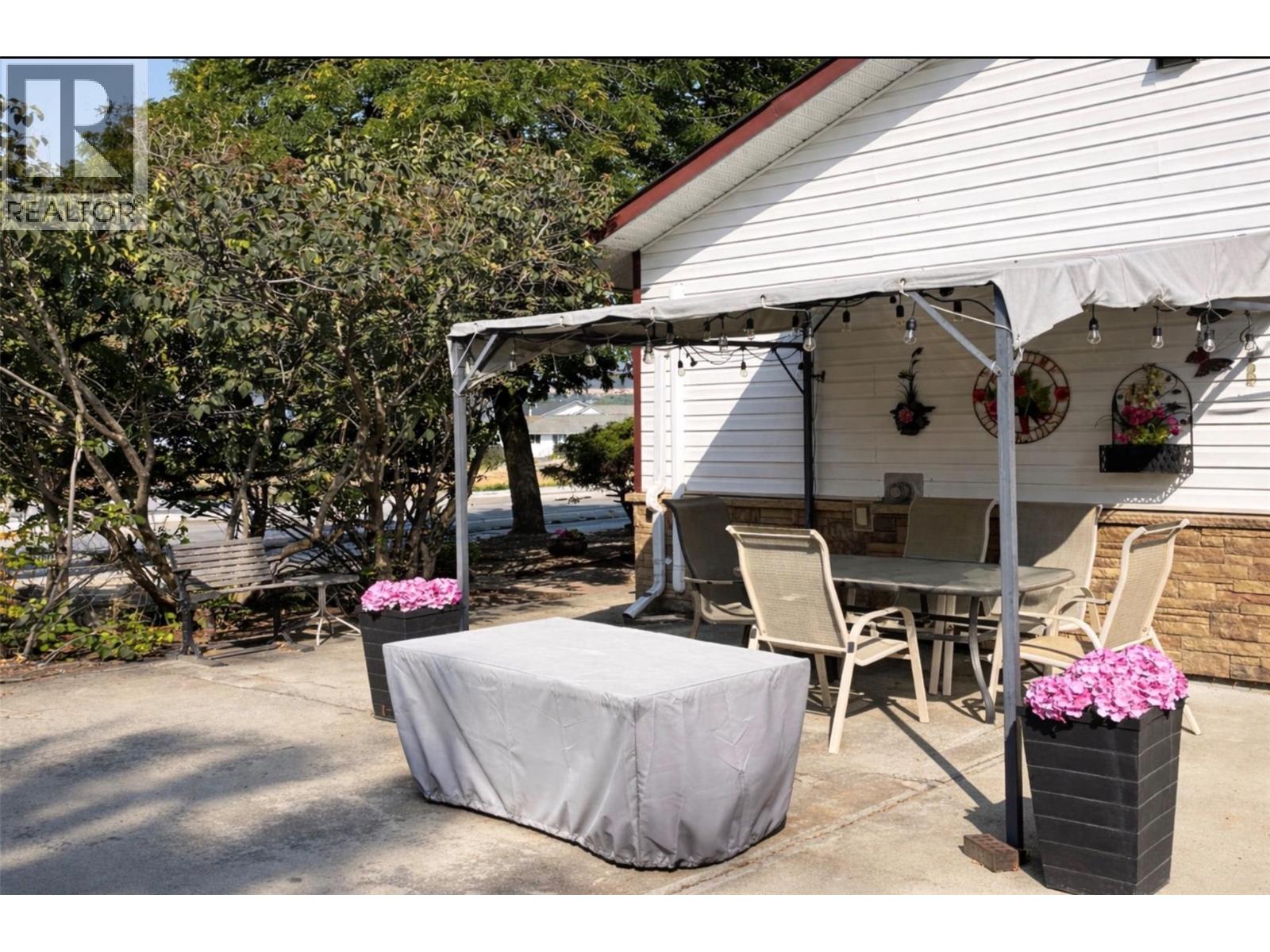 2052 Atkinson Street Penticton Photo 17