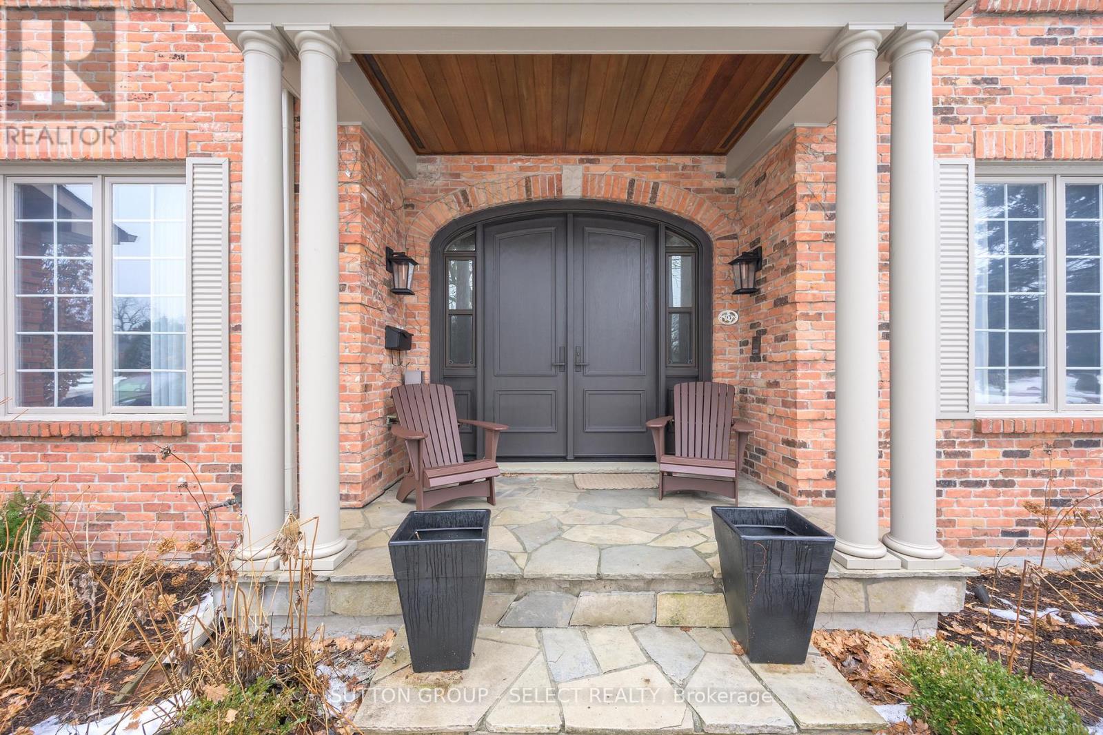 95 Highland Woods Court, London South, Ontario  N6C 5X2 - Photo 2 - X12812696