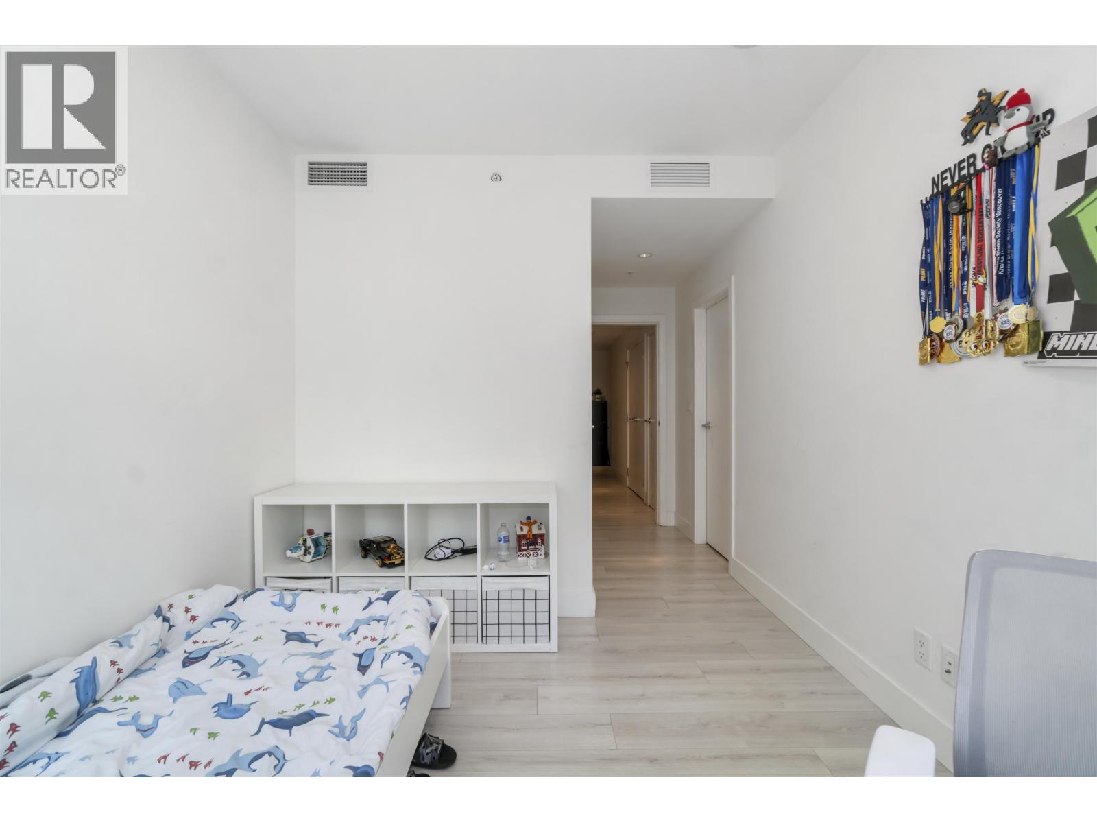 402 7388 Kingsway, Burnaby, British Columbia  V3N 0G9 - Photo 5 - R3092440