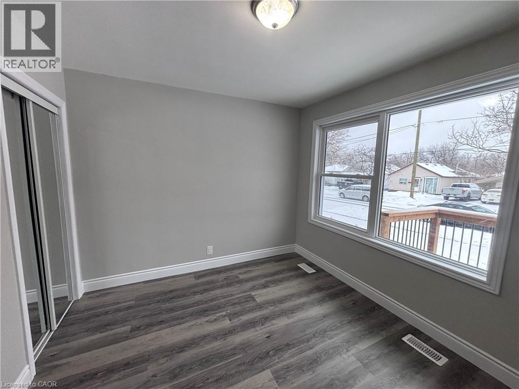 300 East 43rd Street, Hamilton, Ontario  L8T 3C7 - Photo 14 - 40807042