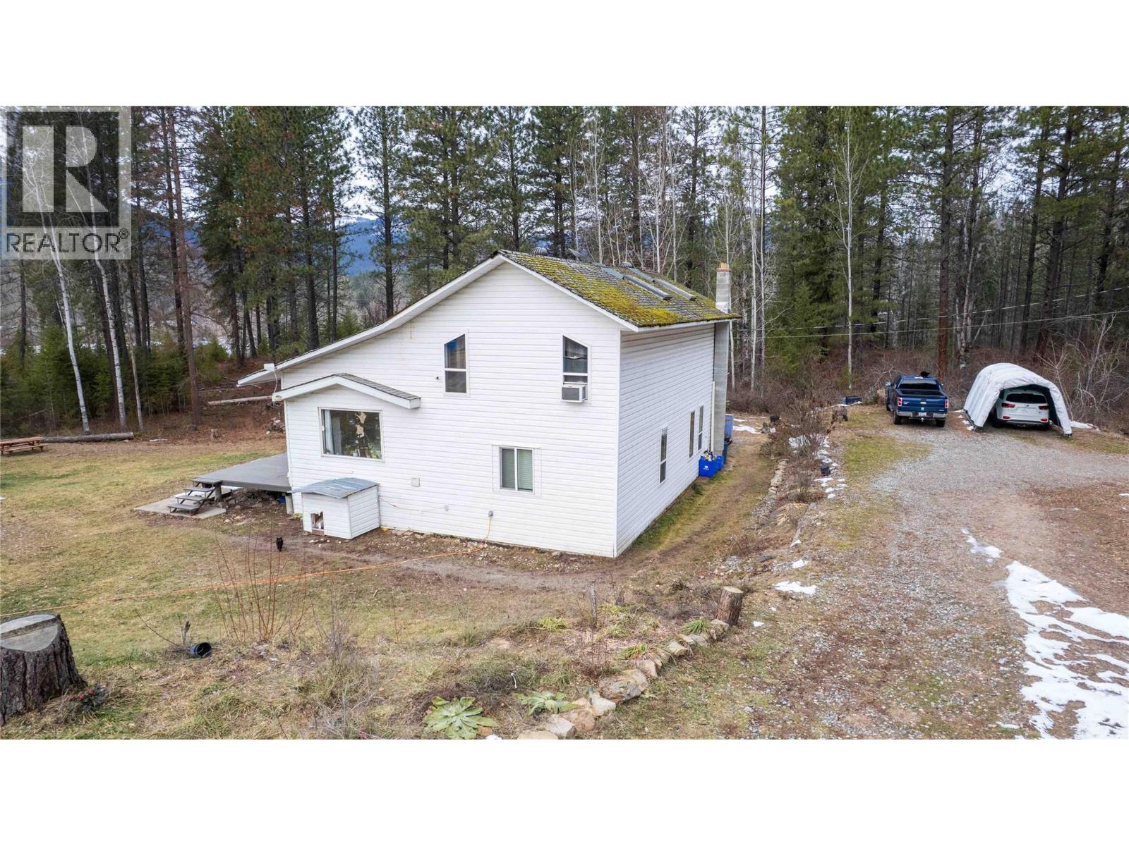 9375 Granby Road, Grand Forks, British Columbia  V0H 1H1 - Photo 2 - 10376532