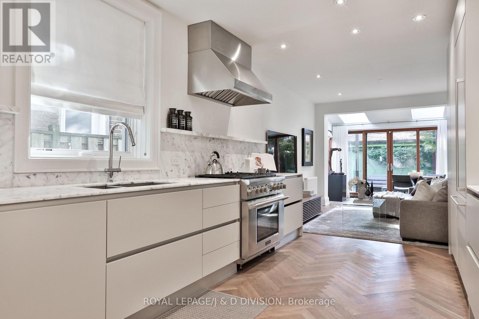 69 Sullivan Street, Toronto (Kensington-Chinatown), Ontario  M5T 1C2 - Photo 12 - C12812668