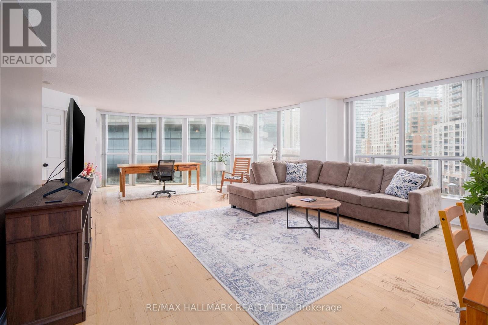 613 - 24 Wellesley Street W, Toronto, Ontario  M4Y 2X6 - Photo 6 - C12812702