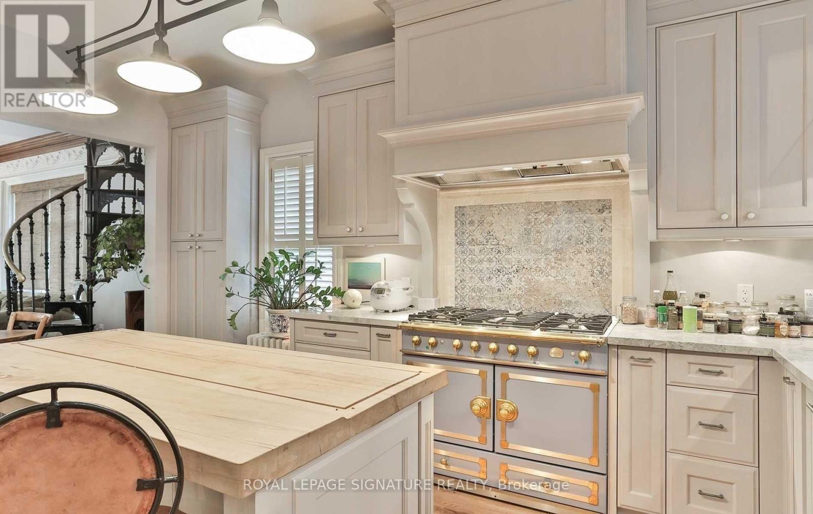 4 Wellesley Place, Toronto (Cabbagetown-South St. James Town), Ontario  M4Y 2K4 - Photo 17 - C12812706