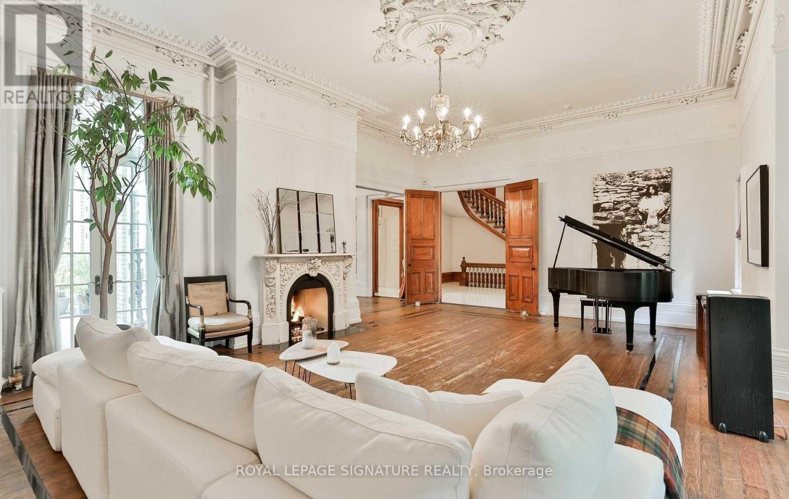 4 Wellesley Place, Toronto (Cabbagetown-South St. James Town), Ontario  M4Y 2K4 - Photo 3 - C12812706