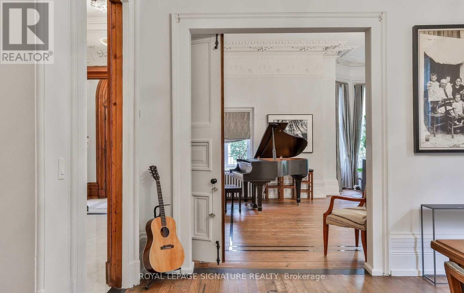 4 Wellesley Place, Toronto (Cabbagetown-South St. James Town), Ontario  M4Y 2K4 - Photo 9 - C12812706