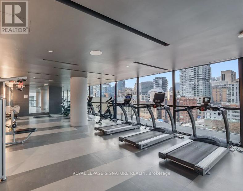 1902 - 290 Adelaide Street W, Toronto, Ontario  M5V 0P3 - Photo 18 - C12811176