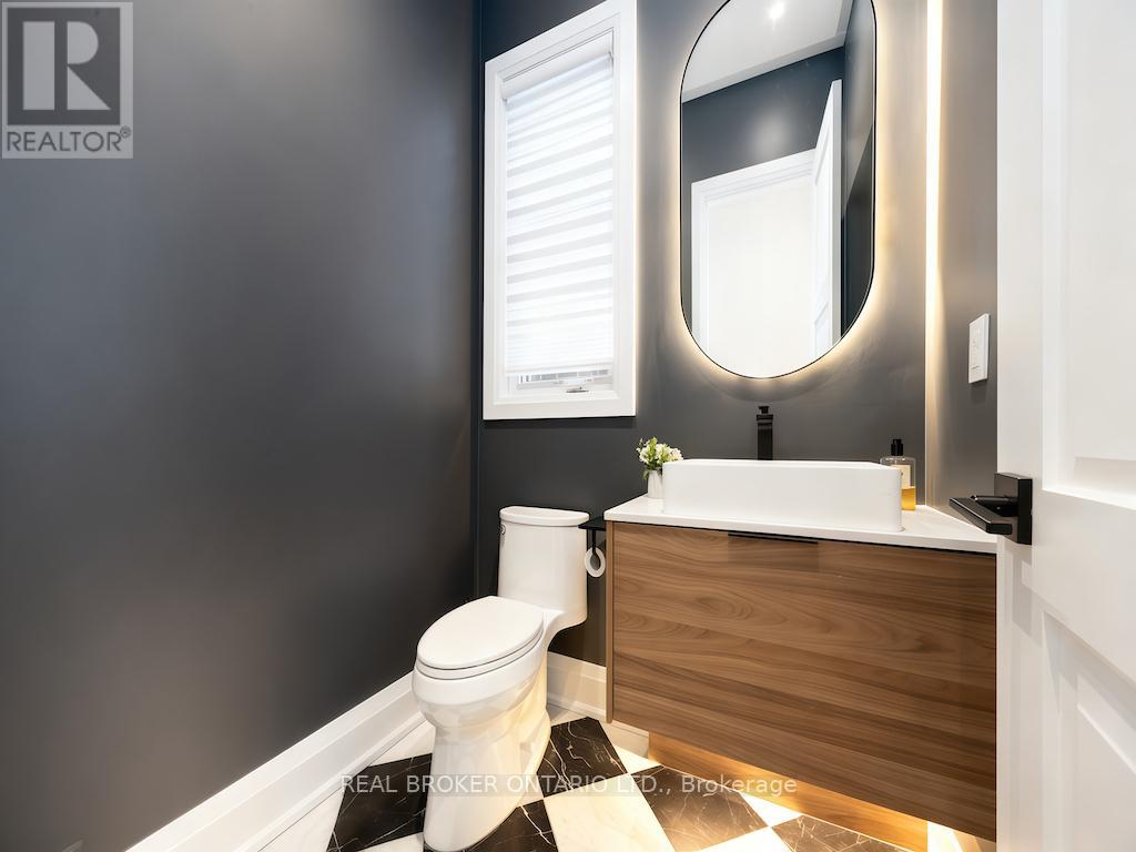 34 Meteorite Street, Richmond Hill, Ontario  L4C 4L9 - Photo 16 - N12790322