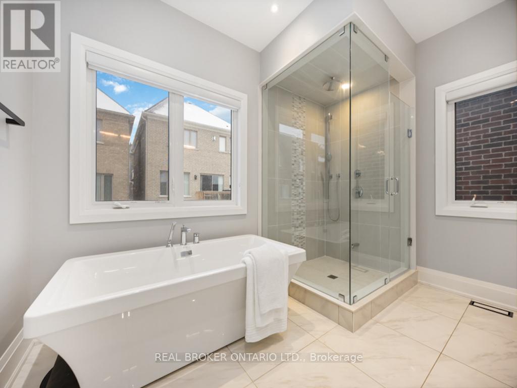 34 Meteorite Street, Richmond Hill, Ontario  L4C 4L9 - Photo 20 - N12790322