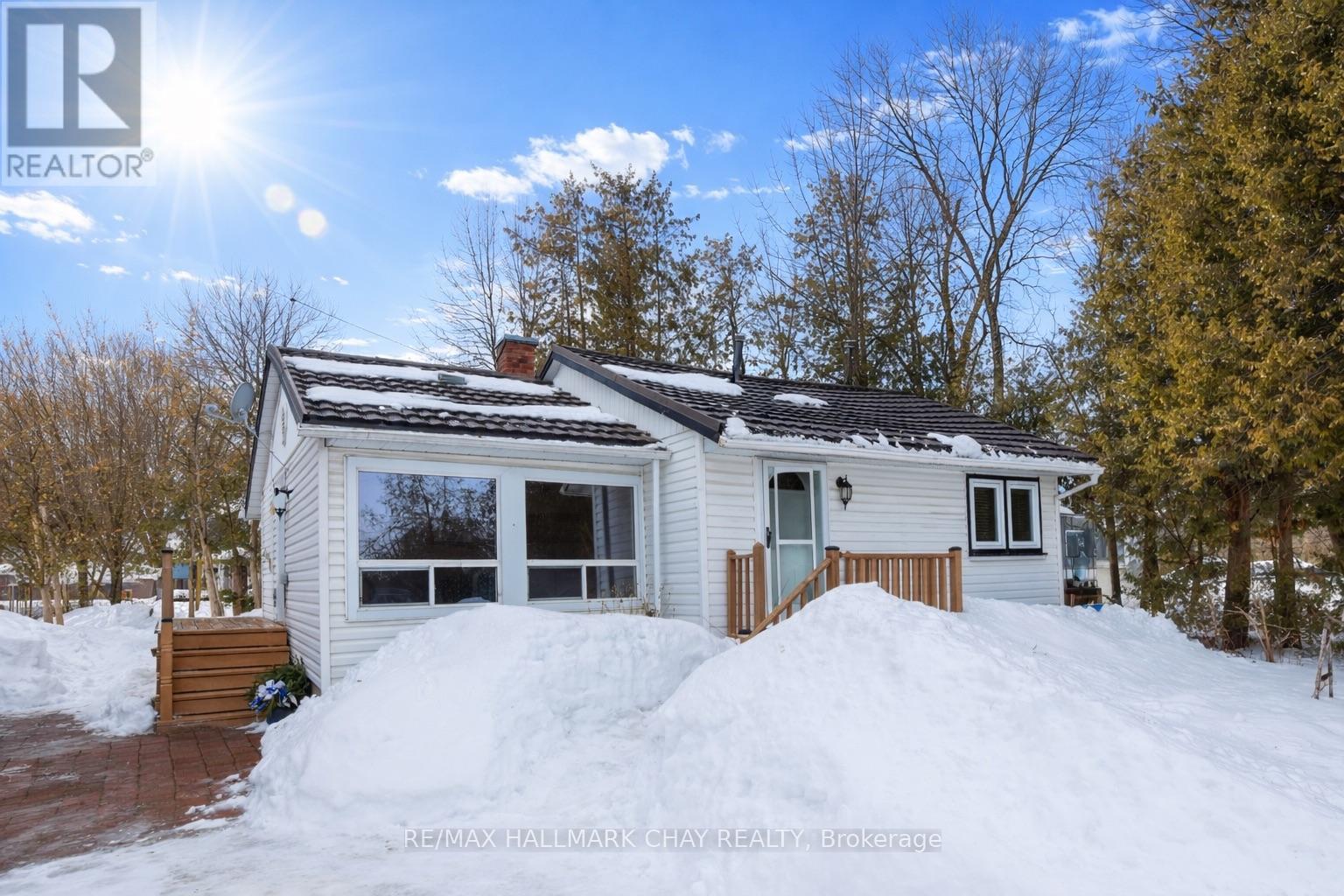 930 Gilmore Avenue, Innisfil, Ontario  L0L 1W0 - Photo 2 - N12812324