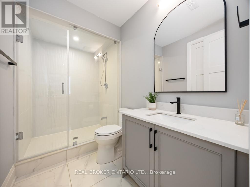 34 Meteorite Street, Richmond Hill, Ontario  L4C 4L9 - Photo 35 - N12790322