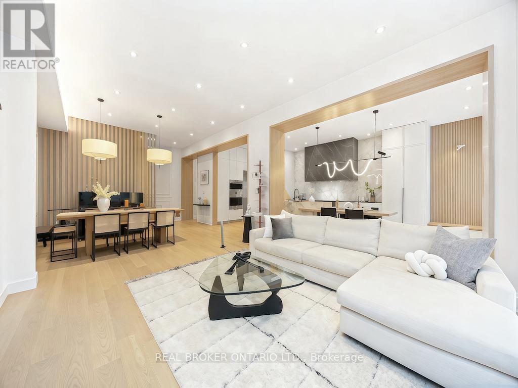 34 Meteorite Street, Richmond Hill, Ontario  L4C 4L9 - Photo 6 - N12790322