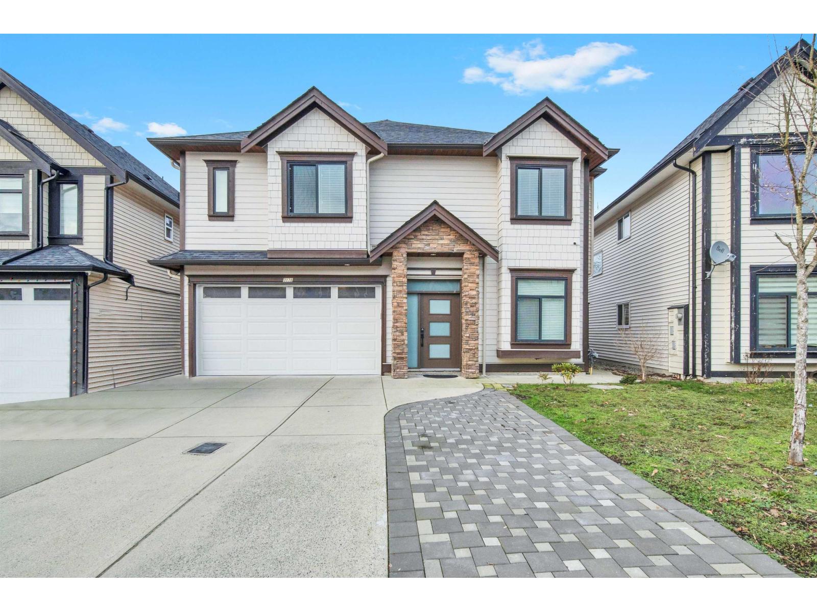 3176 Engineer Crescent, Abbotsford, British Columbia  V4X 0A7 - Photo 2 - R3083275