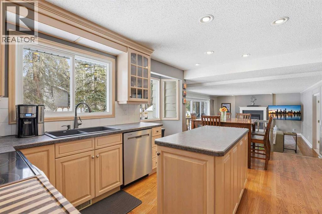 38 Wolf Drive, Rural Rocky View County, Alberta  T3Z 1A3 - Photo 3 - A2277293