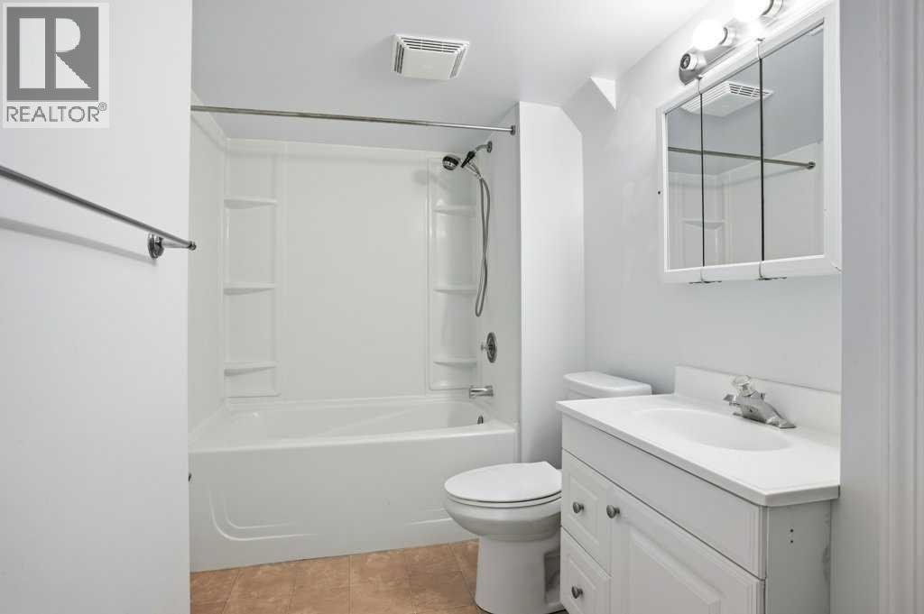 3 Kentish Drive Sw, Calgary, Alberta  T2V 2L4 - Photo 33 - A2286841