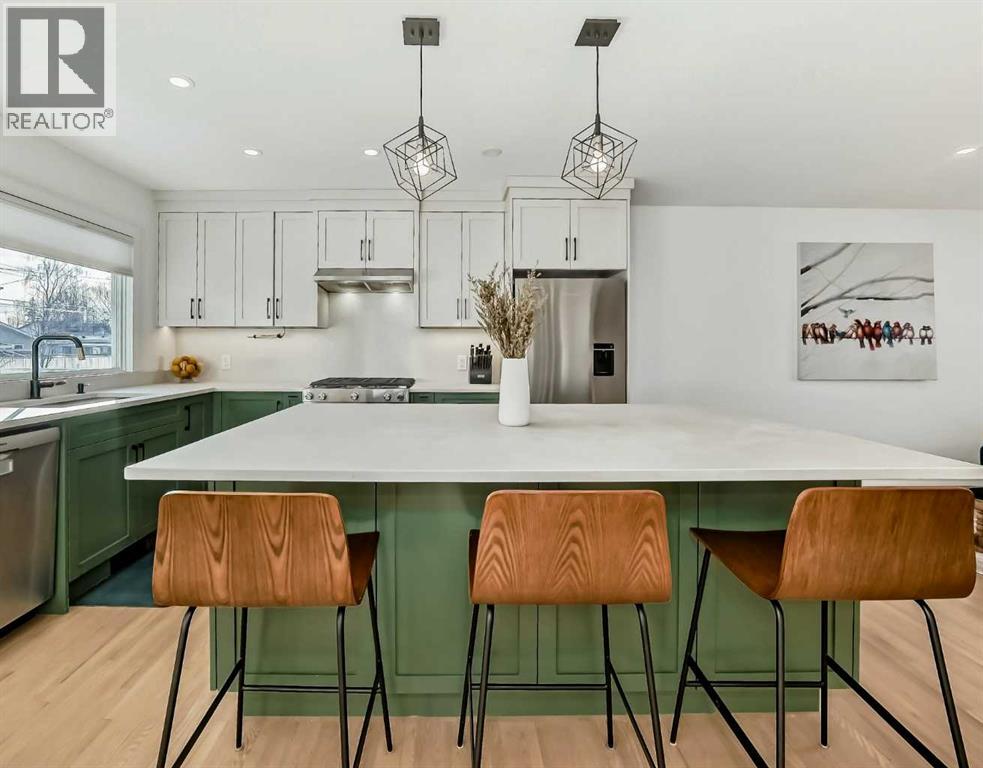 132 Wedgewood Drive Sw, Calgary, Alberta  T3C 3G8 - Photo 7 - A2287120