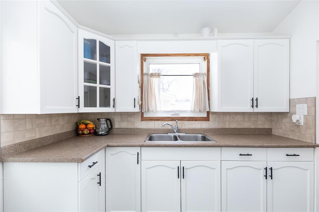 508 Hanover Street, Steinbach, Manitoba  R5G 0J3 - Photo 10 - 202603161