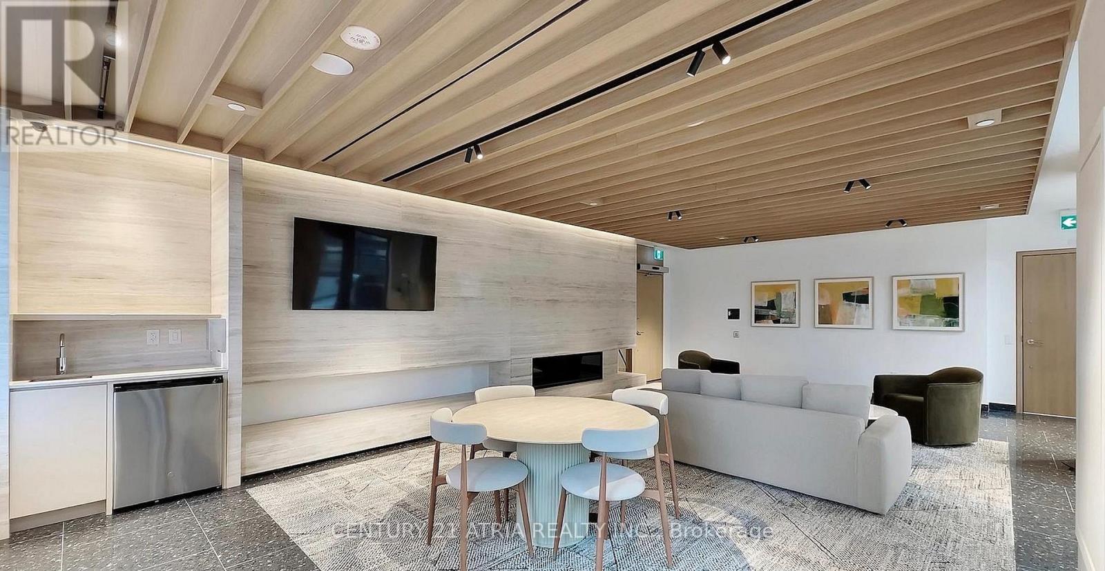 2406 - 395 Square One Drive, Mississauga, Ontario  L5B 0P6 - Photo 23 - W12812662