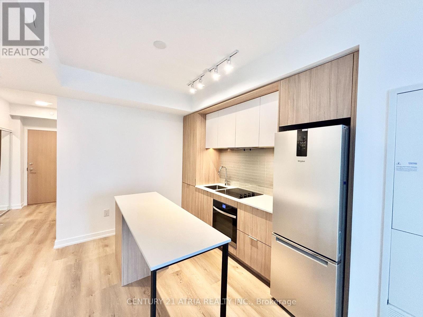 2406 - 395 Square One Drive, Mississauga, Ontario  L5B 0P6 - Photo 3 - W12812662