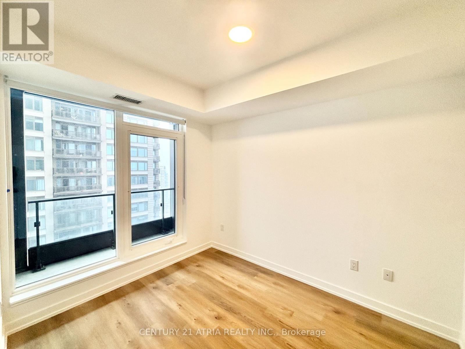 2406 - 395 Square One Drive, Mississauga, Ontario  L5B 0P6 - Photo 6 - W12812662