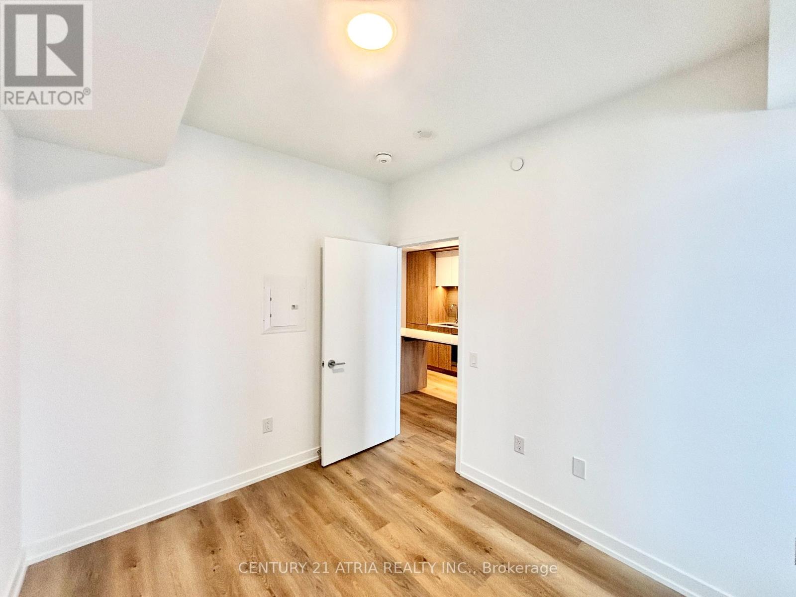 2406 - 395 Square One Drive, Mississauga, Ontario  L5B 0P6 - Photo 7 - W12812662