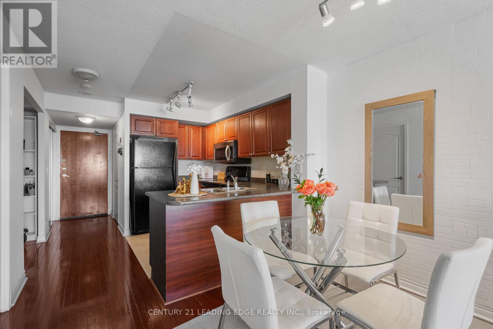 1808 - 33 Elm Drive W, Mississauga, Ontario  L5B 4M2 - Photo 7 - W12812672