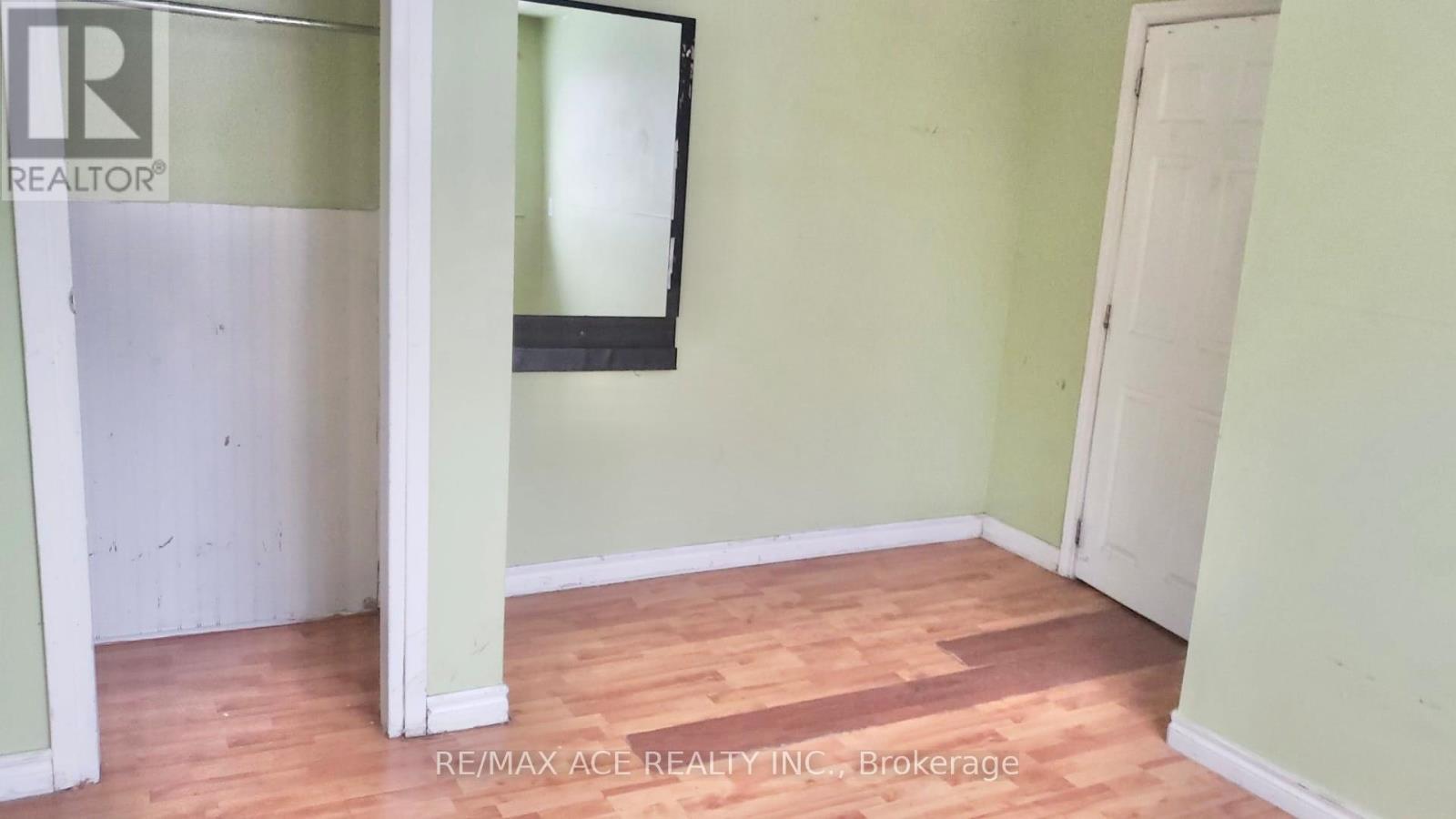 7098 Goreway Drive, Mississauga, Ontario  L4T 2T6 - Photo 10 - W12812722