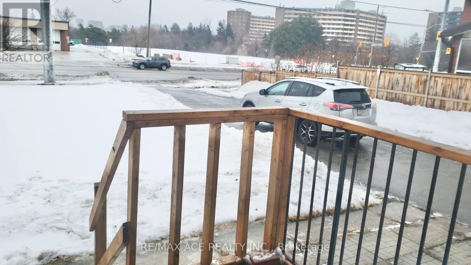 7098 Goreway Drive, Mississauga, Ontario  L4T 2T6 - Photo 11 - W12812722