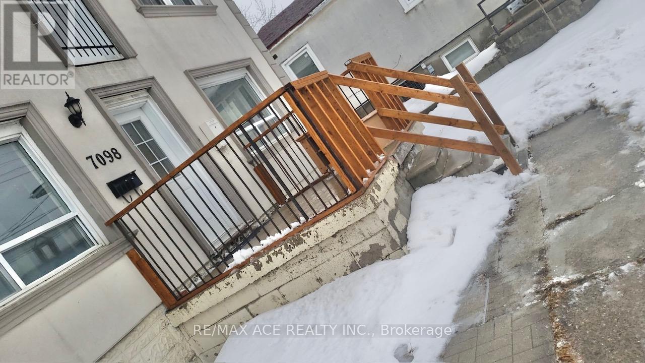 7098 Goreway Drive, Mississauga, Ontario  L4T 2T6 - Photo 12 - W12812722