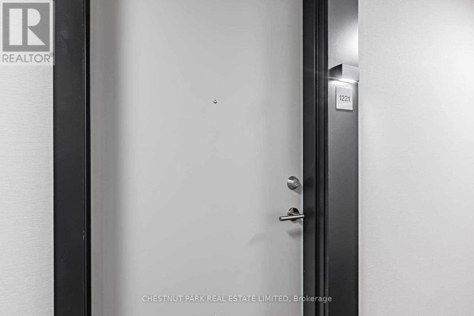 1221 - 2 David Eyer Road, Richmond Hill, Ontario  L4S 0N5 - Photo 2 - N12807402