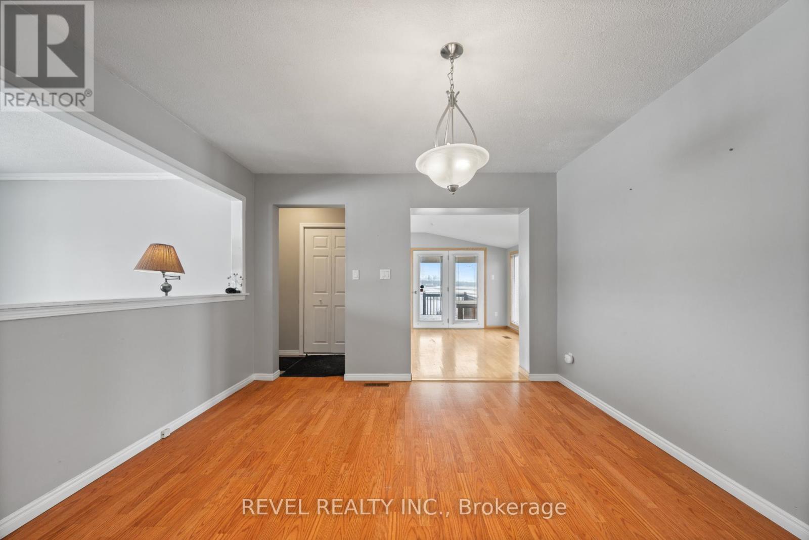 895203 Oxford 3, Blandford-Blenheim, Ontario  N0J 1V0 - Photo 4 - X12812656