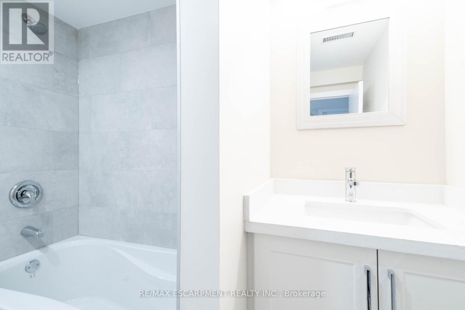 2 - 196 Upper Paradise Road, Hamilton, Ontario  L9C 5B9 - Photo 13 - X12812700