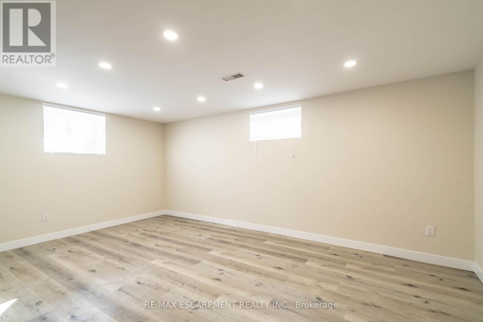 2 - 196 Upper Paradise Road, Hamilton, Ontario  L9C 5B9 - Photo 6 - X12812700