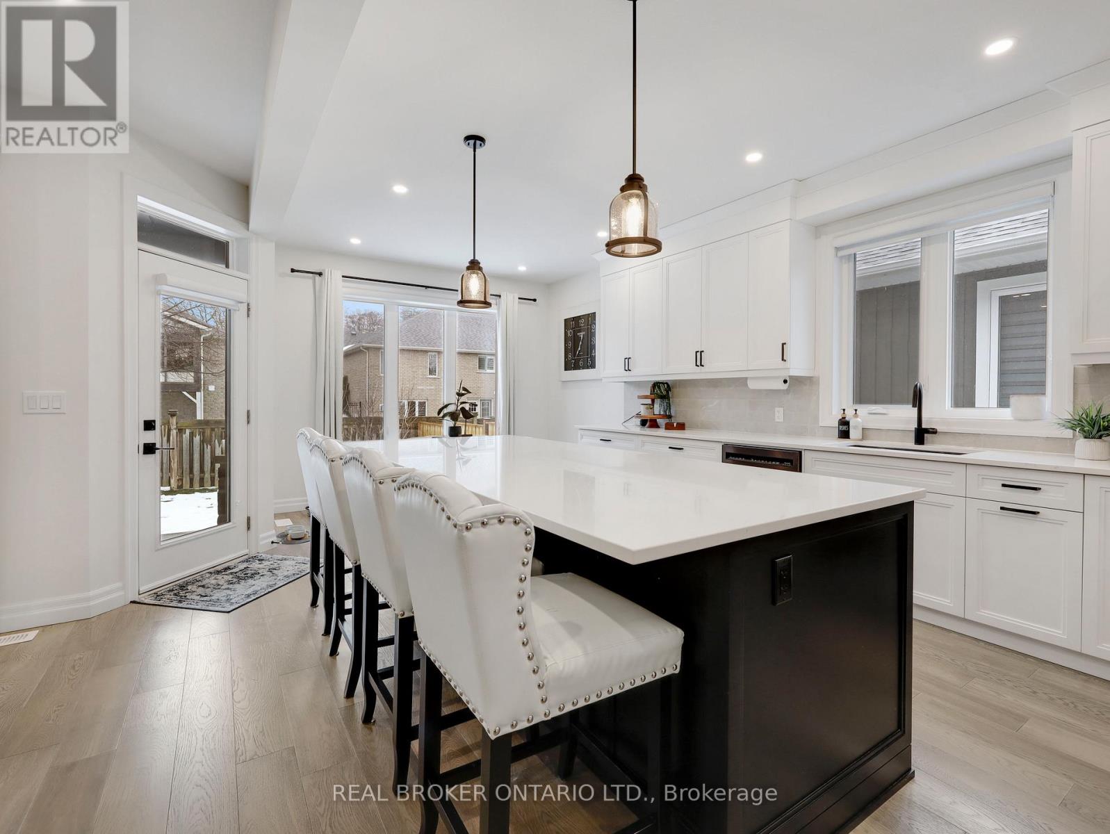 11 - 68 Cedar Street, Brant, Ontario  N3L 0L4 - Photo 5 - X12812728