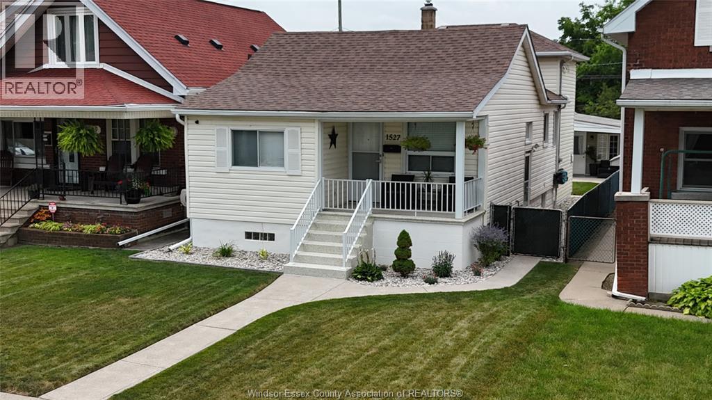 1527 Pierre, Windsor, Ontario N8X 4P6 - Photo 1 - 26003219