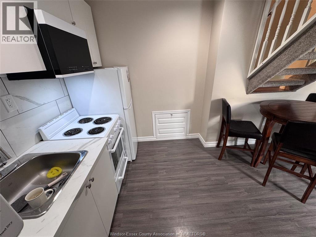 1527 Pierre, Windsor, Ontario N8X 4P6 - Photo 4 - 26003219