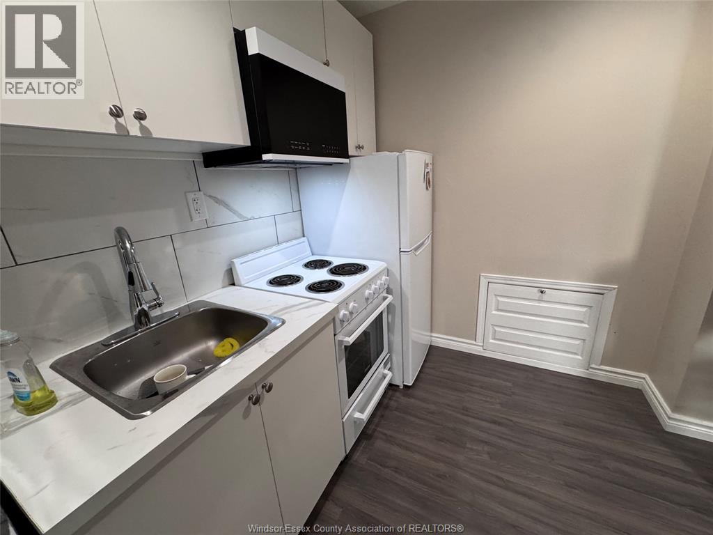 1527 Pierre, Windsor, Ontario N8X 4P6 - Photo 5 - 26003219