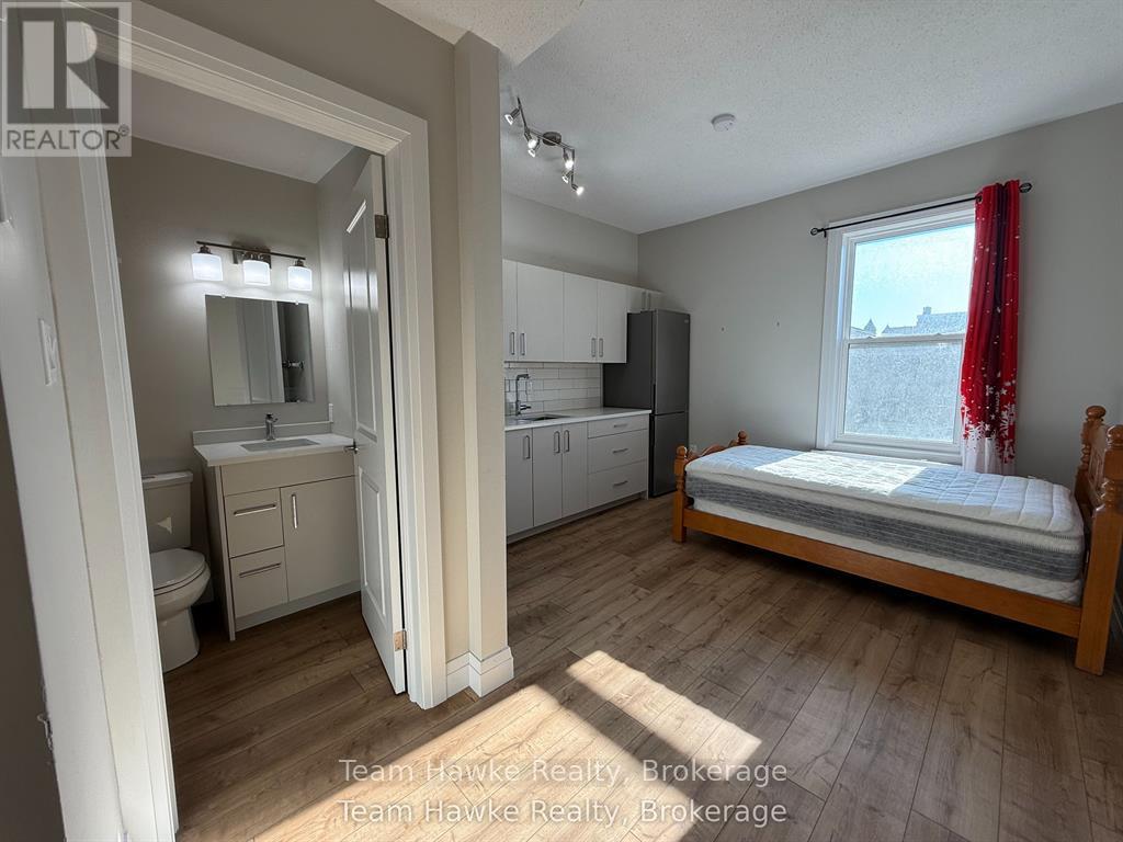 5B - 521 BAY STREET, midland, Ontario