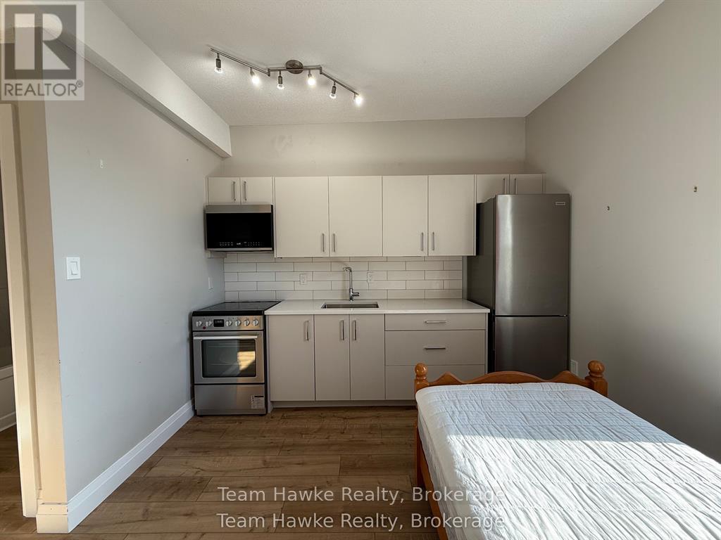 5b - 521 Bay Street, Midland, Ontario  L4R 1L2 - Photo 2 - S12812756