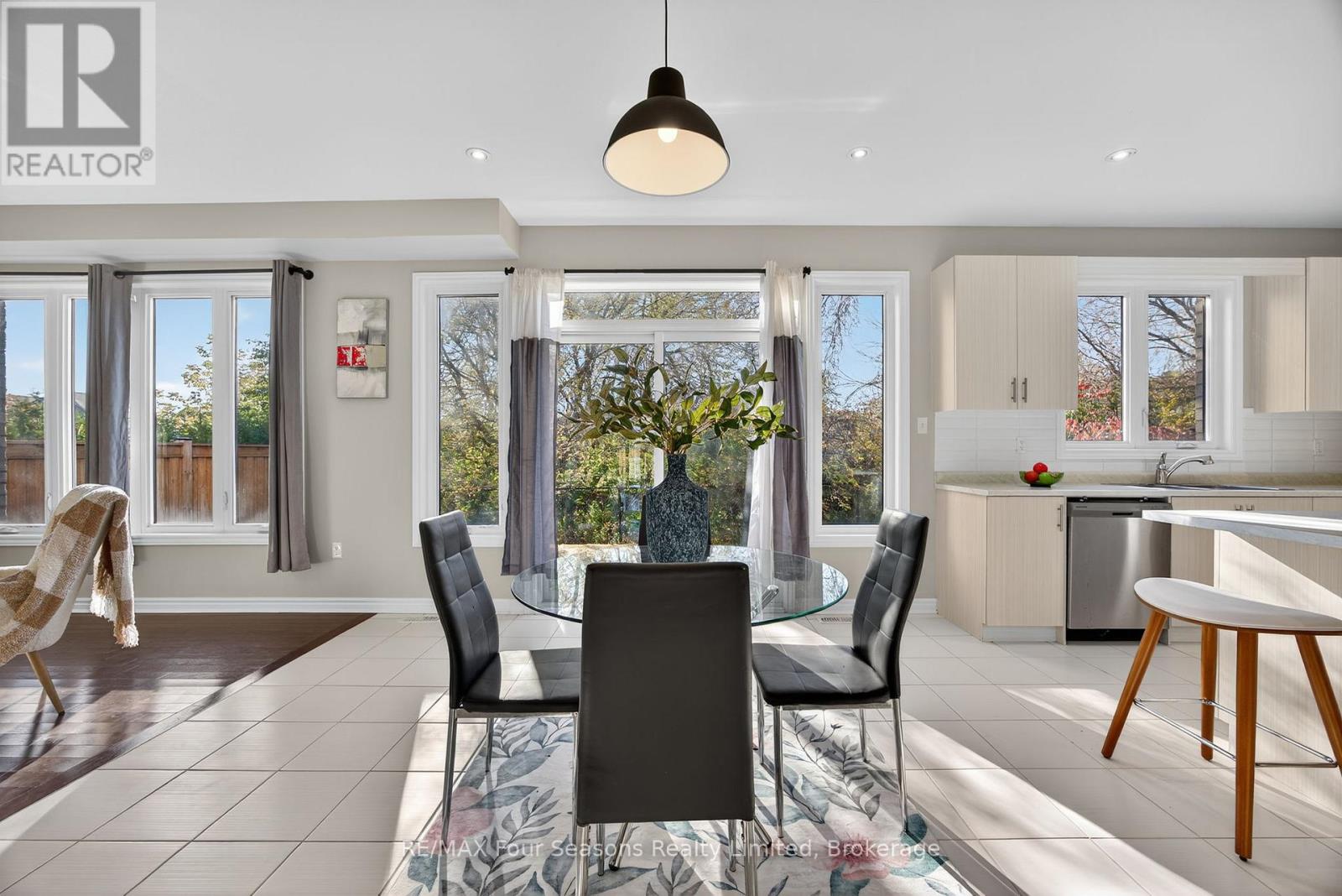 62 Kirby Avenue, Collingwood, Ontario  L9Y 3Y8 - Photo 9 - S12812910